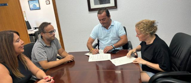 L’Ajuntament de Peníscola subscriu un conveni amb la Associació de Comerciants per a la promoció i dinamització del comerç en la localitat