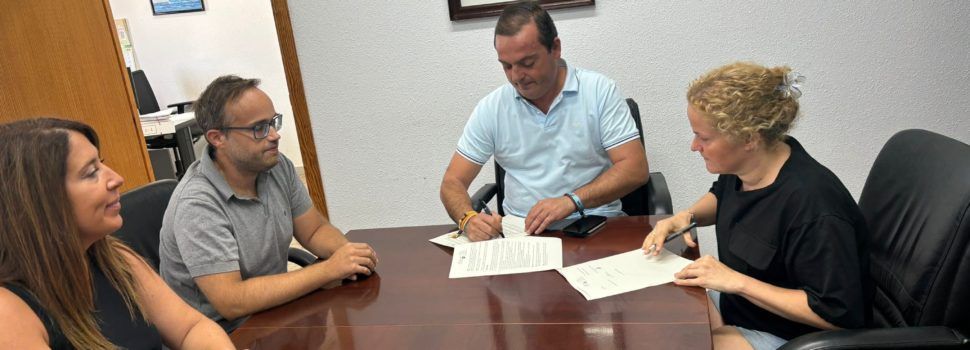 L’Ajuntament de Peníscola subscriu un conveni amb la Associació de Comerciants per a la promoció i dinamització del comerç en la localitat