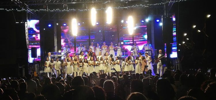 Gran animació al passeig Colón amb la Festa d’Agost
