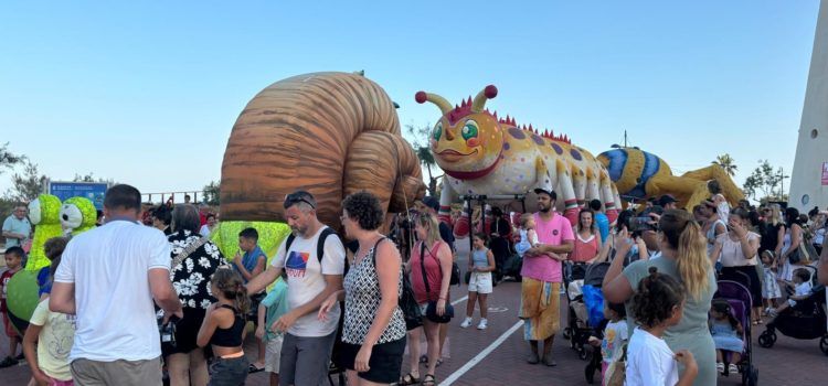 Peníscola arriba a l’equador del seu Festival de Teatre al Carrer i trasllada les últimes funcions a Peñismar