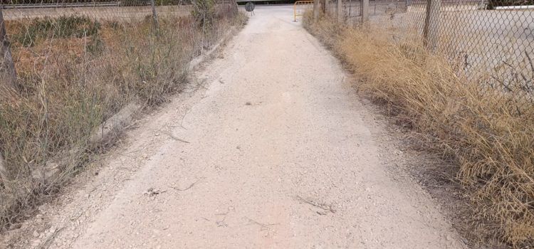 L’Ajuntament adequa el camí de les Deveses