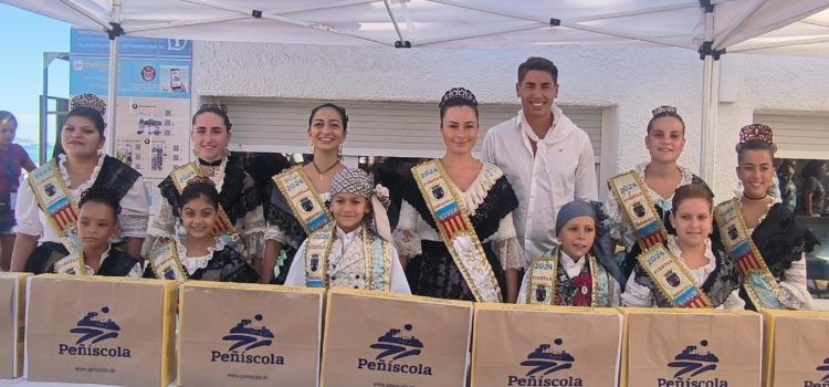 Peñíscola reparte dulces típicos y moscatel a sus turistas en las Fiestas Patronales