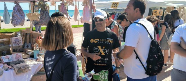 Los comercios de Peñíscola participan en la feria de Botigues al Carrer