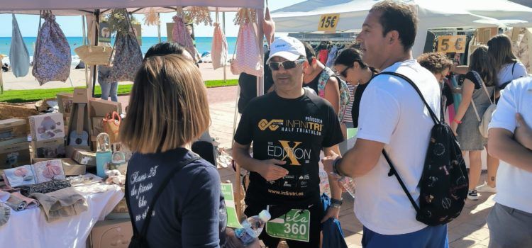 Los comercios de Peñíscola participan en la feria de Botigues al Carrer