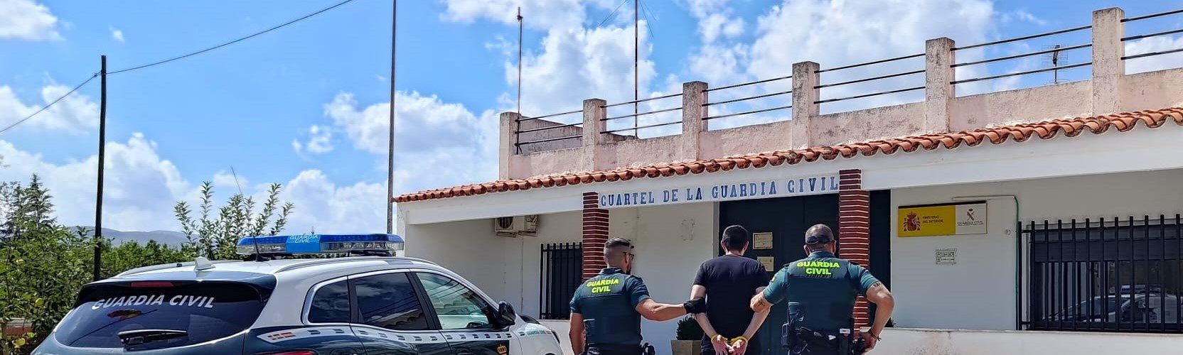 La Guardia Civil ha investigado al presunto autor de varios delitos de robo cometidos durante las fiestas en Adzaneta