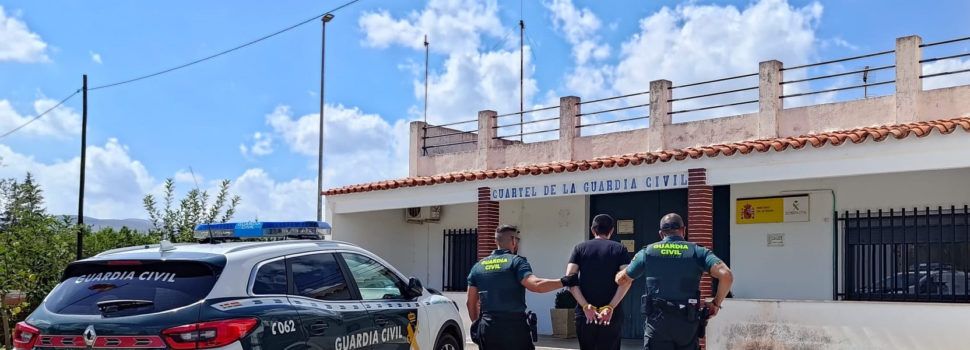 La Guardia Civil ha investigado al presunto autor de varios delitos de robo cometidos durante las fiestas en Adzaneta 