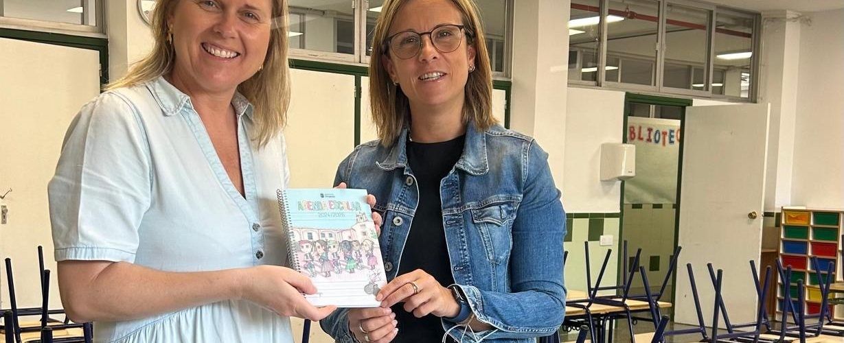Les Camaraes i l’ermita, a la portada de les dues mil agendes repartides per l’Ajuntament entre l’alumnat de Primària
