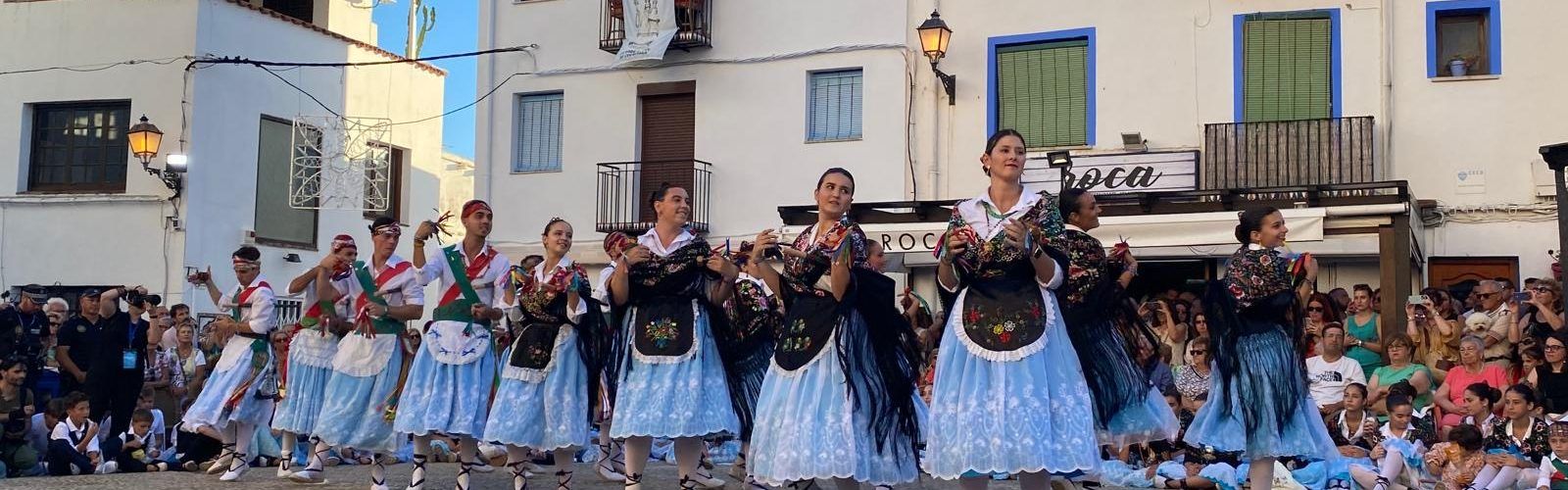 Día de la Patrona en Peñíscola con las “danses”