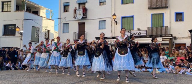 Día de la Patrona en Peñíscola con las “danses”
