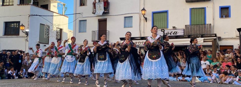 Día de la Patrona en Peñíscola con las “danses”