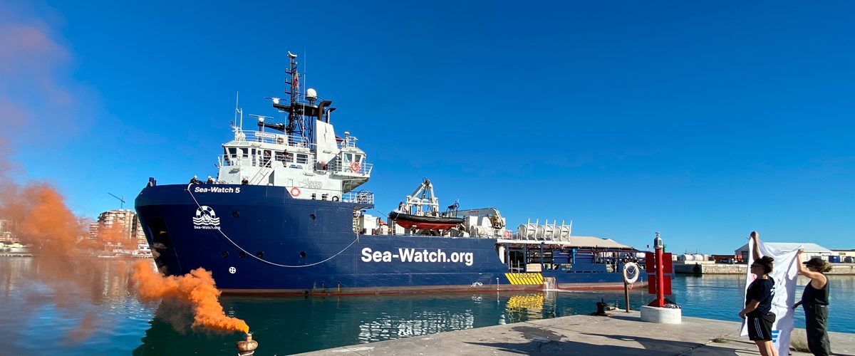 El vaixell de rescat civil humanitari Sea Watch 5 torna a Vinaròs després de socórrer a 834 persones a la Mediterrània Central