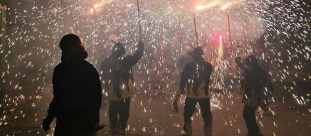 Espectacular fi de festes a Benassal a càrrec dels Dimonis de La Plana