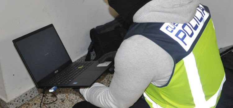 Un detenido en Tortosa por un delito de ciberacoso sexual a menores