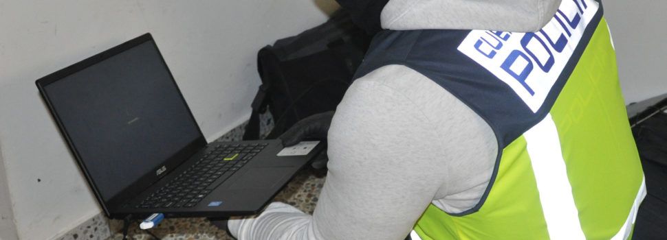 Un detenido en Tortosa por un delito de ciberacoso sexual a menores 