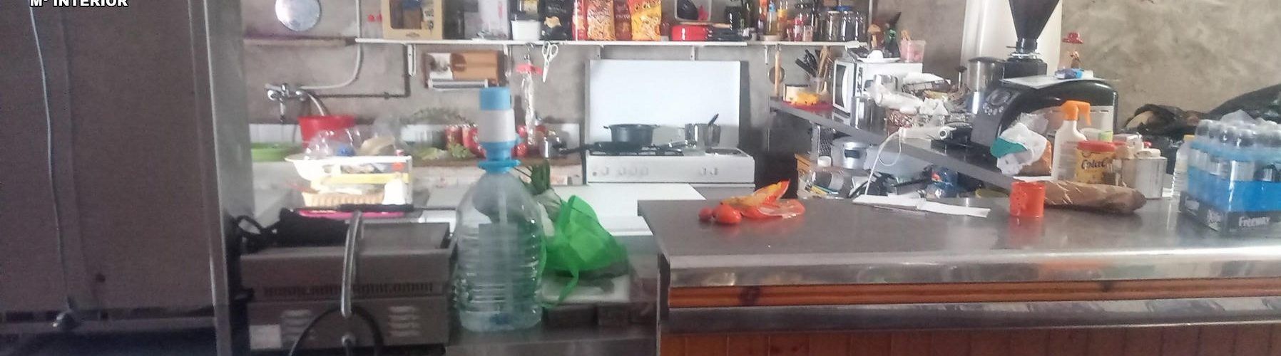 La Guardia Civil localiza en Santa Bàrbara un almacén que estaba siendo utilizado como bar restaurante clandestino