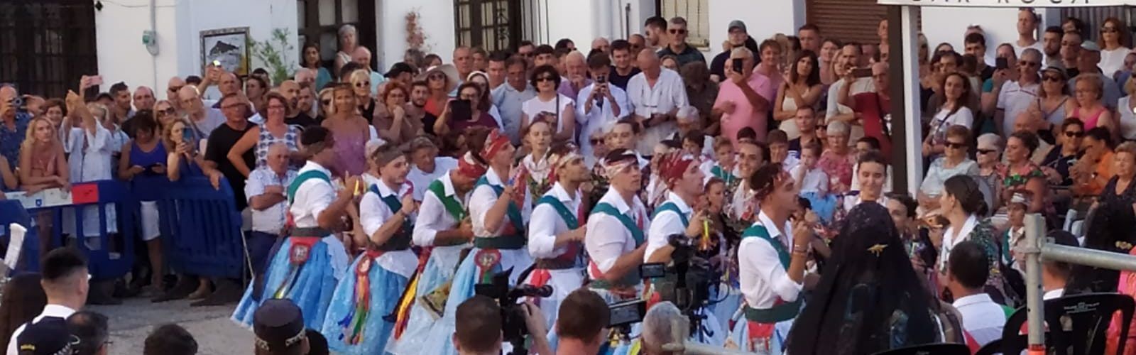 Primera actuació del Grup Cultural de Danses en les festes de Peníscola