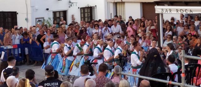 Primera actuació del Grup Cultural de Danses en les festes de Peníscola