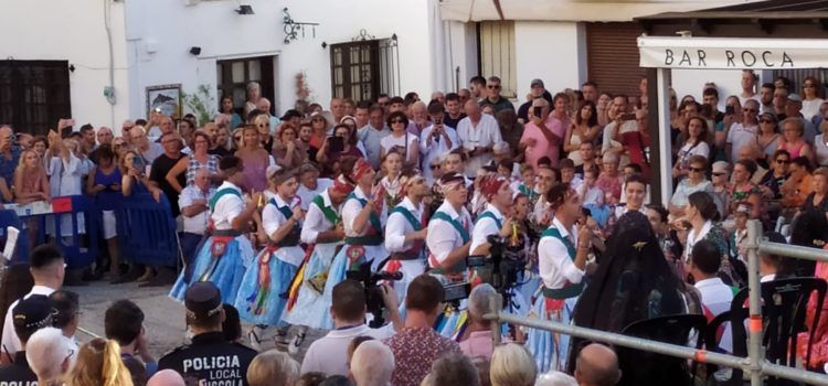 Primera actuació del Grup Cultural de Danses en les festes de Peníscola