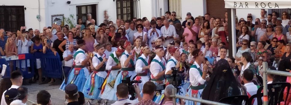 Primera actuació del Grup Cultural de Danses en les festes de Peníscola