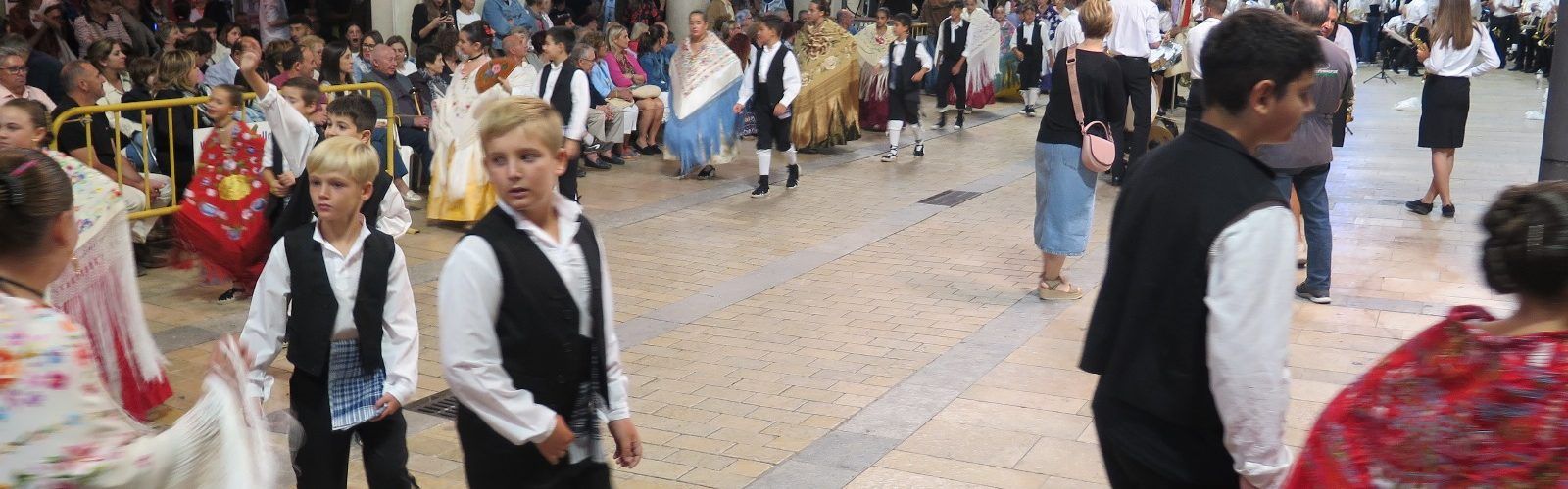 Vídeos i fotos del Ball de Mantons juvenil d’Ulldecona