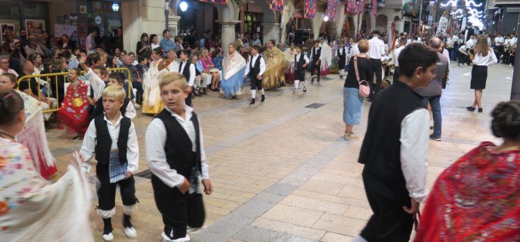 Vídeos i fotos del Ball de Mantons juvenil d’Ulldecona