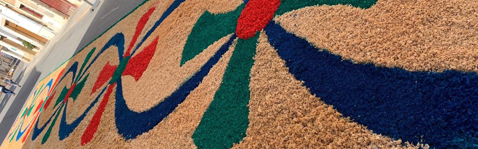 Fotos de les catifes de la Festa de la Mare de Déu de Pallerols a La Sénia