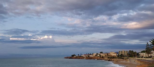 El “parte” del temps: ahir, 4,3 litrets, per a avui segueixen donant caldo