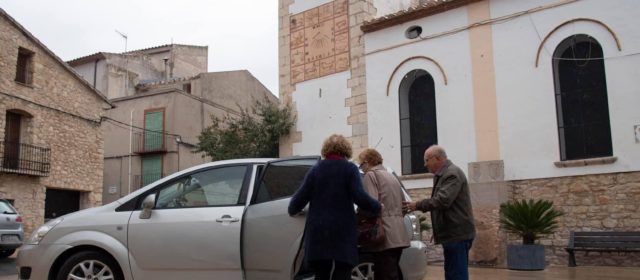 Tírig manté el servei de taxi al metge