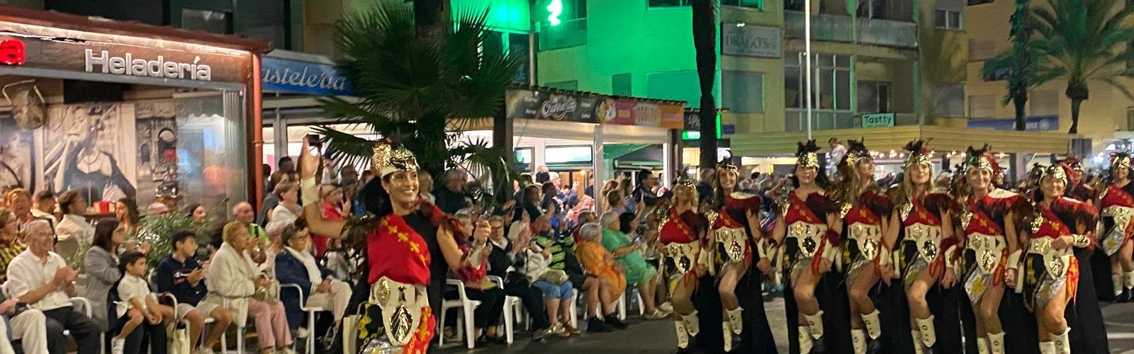 La Asociación Cultural de Moros y Cristianos de Peñíscola celebra su Desfile de Entrada