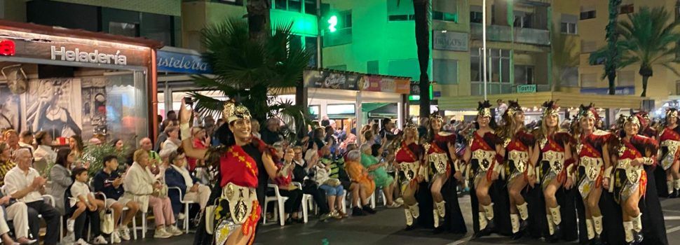 La Asociación Cultural de Moros y Cristianos de Peñíscola celebra su Desfile de Entrada