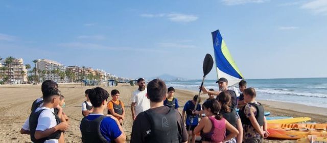 Els escolars de Peníscola gaudeixen d’activitats nàutiques en col·laboració amb la Regidoria d’Esports