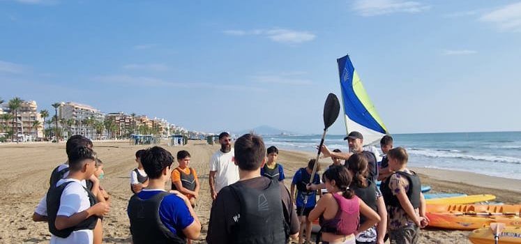 Els escolars de Peníscola gaudeixen d’activitats nàutiques en col·laboració amb la Regidoria d’Esports