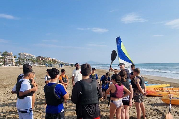 Els escolars de Peníscola gaudeixen d’activitats nàutiques en col·laboració amb la Regidoria d’Esports