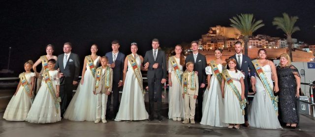 Peñíscola baja el telón de sus Fiestas Patronales con su Reina y Corte de Honor y el himno regional valenciano