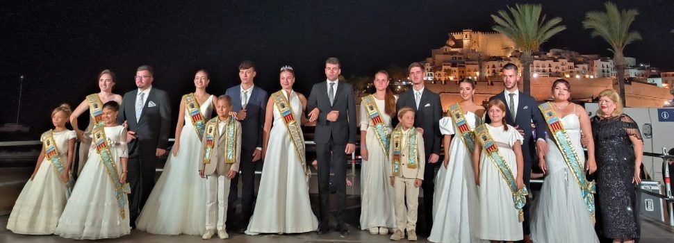 Peñíscola baja el telón de sus Fiestas Patronales con su Reina y Corte de Honor y el himno regional valenciano