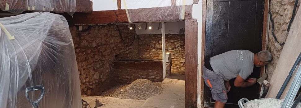 Comencen els treballs de sanejament a la Casa Benicarlanda del carrer de Santa Càndida