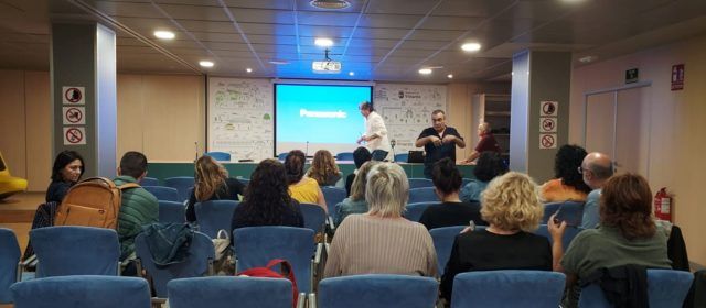 Els professionals de l’Atenció Primària i Específica reben formació sobre del nou model de serveis socials
