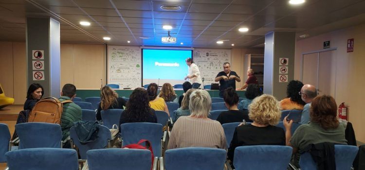 Els professionals de l’Atenció Primària i Específica reben formació sobre del nou model de serveis socials