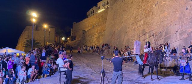 Los visitantes y turistas se convierten en actores y actrices por un día en Peñíscola