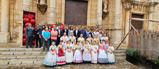 Alcalà de Xivert inaugura la X Fira de la Tomata de Penjar