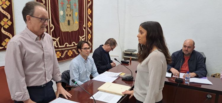 Selene Blázquez pren possessió del càrrec de regidora a l’Ajuntament d’Alcalà-Alcossebre