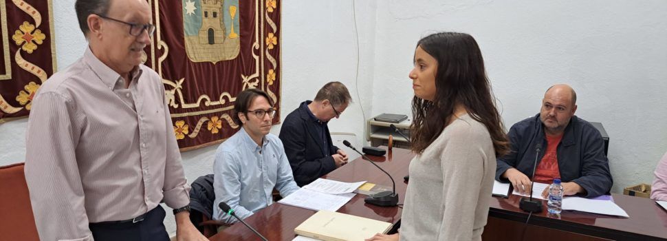 Selene Blázquez pren possessió del càrrec de regidora a l’Ajuntament d’Alcalà-Alcossebre