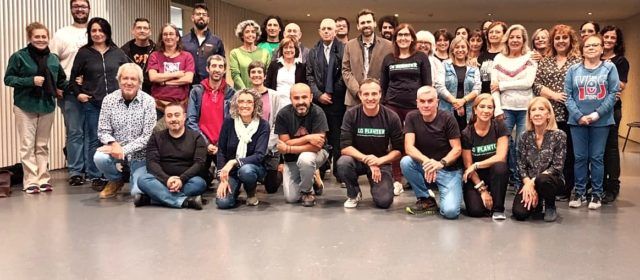 Cantar, tocar i ballar per escampar i dignificar el folklore de l’Ebre