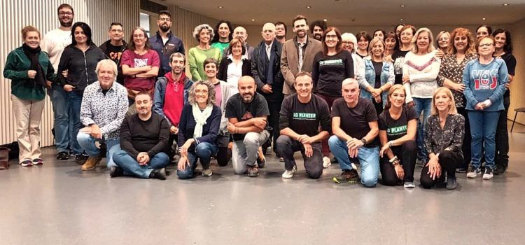 Cantar, tocar i ballar per escampar i dignificar el folklore de l’Ebre