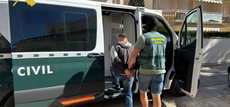 La Guardia Civil de Teruel detiene a cuatro personas presuntas autoras de delitos de robo en viviendas en Teruel y Castellón