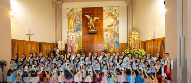 Alcanar celebra la tradicional baixada de la Mare de Déu del Remei
