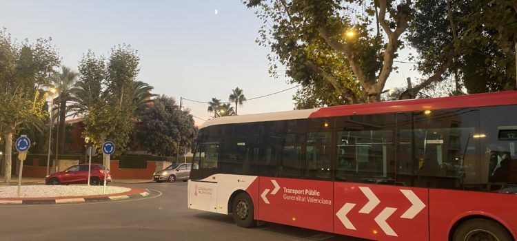 Compromís proposa a les autoritats la millora de les conexions de bus amb l’estació de Benicarló-Peníscola