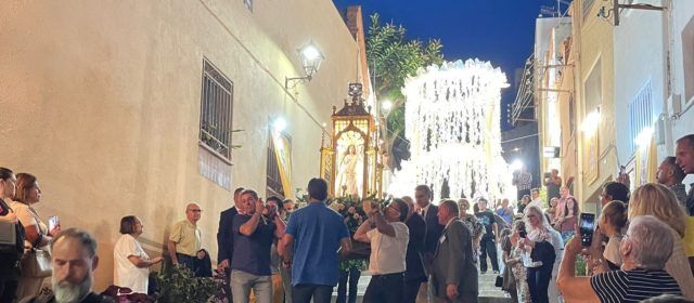 Processó pels carrers del sector 4 a Alcanar