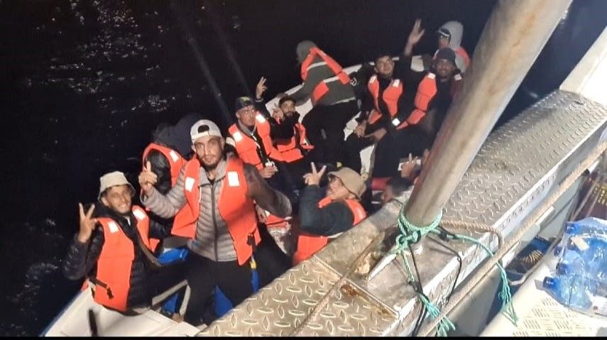 Aurora Grup de Suport felicita a la tripulació del vaixell Pauner per salvar 13 persones a la deriva