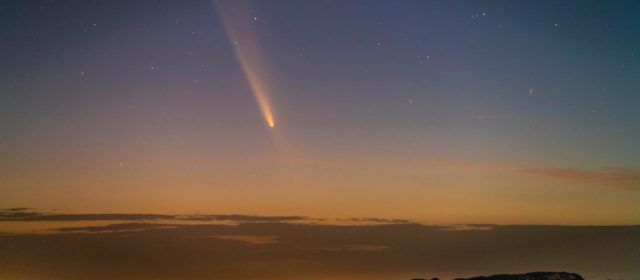 El cometa Tsuchinshan-ATLAS, gravat i fotografiat per Dídac Mesa